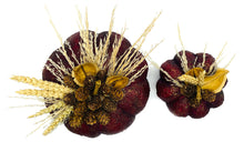 Φόρτωση εικόνας στο εργαλείο προβολής Συλλογής, Σετ χειροποίητες κολοκύθες με εφέ πέτρας σε μπορντώ χρώμα, διακοσμημένες με αποξηραμένα και τεχνητά λουλούδια.