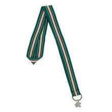 Φόρτωση εικόνας στο εργαλείο προβολής Συλλογής, Χειροποίητο μπρελόκ λαιμού από συνθετικό ιμάντα, μεταλλικό κρίκο και διακοσμητικό στοιχείο puzzle.