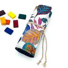 Φόρτωση εικόνας στο εργαλείο προβολής Συλλογής, Χειροποίητη Waldorf κασετίνα από βαμβακερά ύφασματα με θέμα Magic Leaves