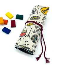 Φόρτωση εικόνας στο εργαλείο προβολής Συλλογής, Χειροποίητη Waldorf κασετίνα από βαμβακερά ύφασματα με θέμα Music Love