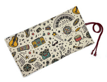 Φόρτωση εικόνας στο εργαλείο προβολής Συλλογής, Χειροποίητη Waldorf κασετίνα από βαμβακερά ύφασματα με θέμα Music Love