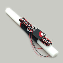 Φόρτωση εικόνας στο εργαλείο προβολής Συλλογής, Πασχαλινή χειροποίητη λαμπάδα με μπρελόκ από υφαντό ιμάντα για αγόρια και κορίτσια