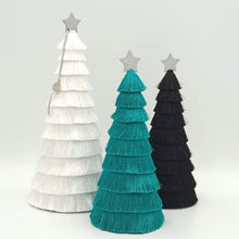 Φόρτωση εικόνας στο εργαλείο προβολής Συλλογής, Χειροποίητα διακοσμητικά δεντράκια με μεταξωτό κρόσσι σε τρία χρώματα