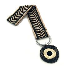 Φόρτωση εικόνας στο εργαλείο προβολής Συλλογής, Χειροποίητο μπρελόκ από υφαντό ιμάντα φάρδους 2,5cm, μεταλλικό κρίκο και ακρυλικό διακοσμητικό στοιχείο.