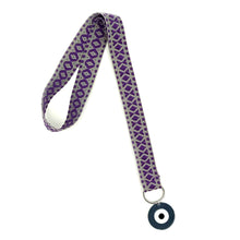 Φόρτωση εικόνας στο εργαλείο προβολής Συλλογής, Χειροποίητο μπρελόκ λαιμού από υφαντό ιμάντα φάρδους 2,5cm, μεταλλικό κρίκο και plexiglass διακοσμητικό στοιχείο