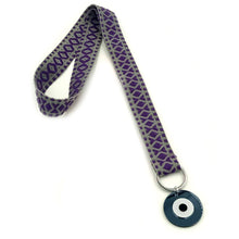 Φόρτωση εικόνας στο εργαλείο προβολής Συλλογής, Χειροποίητο μπρελόκ λαιμού από υφαντό ιμάντα φάρδους 2,5cm, μεταλλικό κρίκο και plexiglass διακοσμητικό στοιχείο